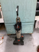 EUREKA POWER SPEED UPRIGHT VACUUM