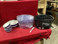 FOOTSIE BATH WITH LINERS AND BOWLS