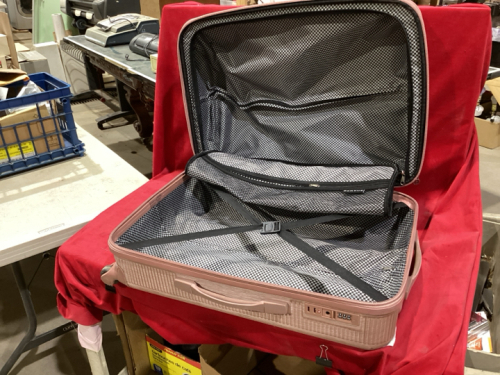 CHAMPS HARD SIDED SUITCASE