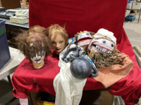 MUPPET TYPE PUPPETS AND HEADS, ACCESSORIES