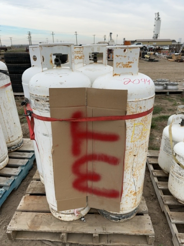 Six Liquide propane tanks