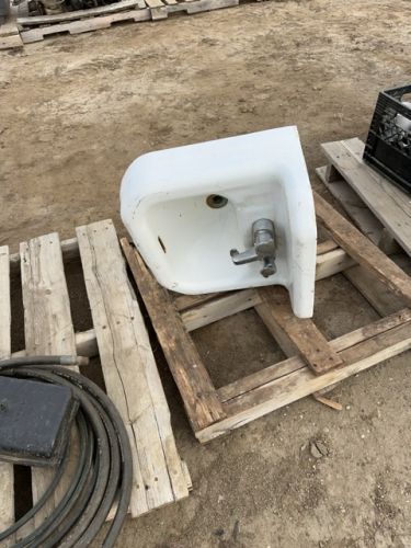 Cast-iron porcelain sink