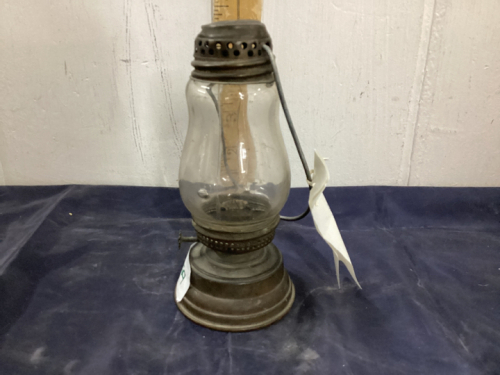 SMALL KEROSENE LAMP - "SKATERS"