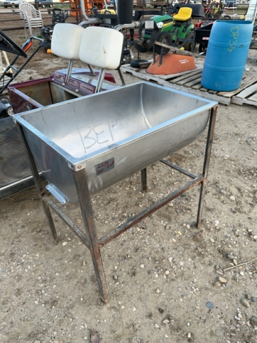 Freestanding stainless steel sink