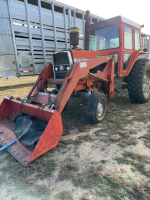 Massey Ferguson 1135 tractor with loader