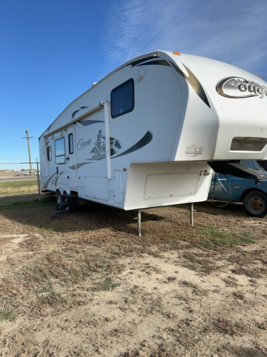 2011 Cougar Fifth Wheel Camper