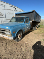 1972 GMC C3500 gas truck with dump box