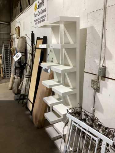 2 VERTICAL SHELF UNITS