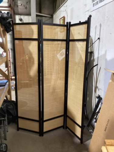 FOLDING SCREEN ROOM DIVIDER