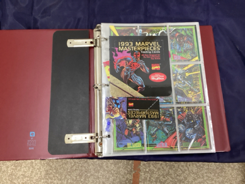 ALBUM WITH MARVEL COLLECTOR CARDS FROM 1993