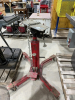 Thousand pound hydraulic transmission jack