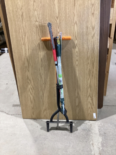 BUNDLE W/ MANUAL AERATOR, EXTENSION POLE, SNOW SCRAPER, METRE STICK