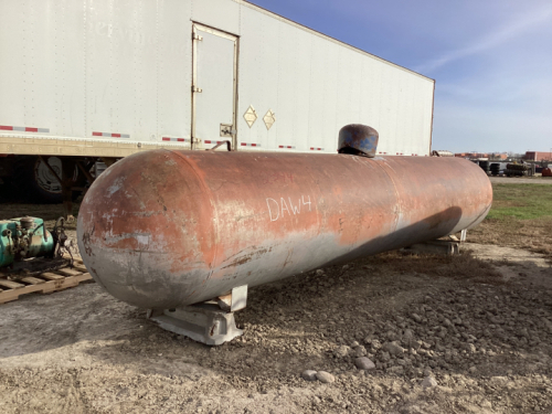 LARGE PROPANE TANK