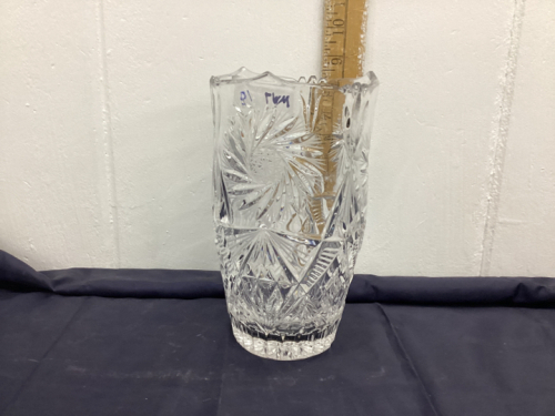 PINWHEEL CRYSTAL VASE