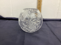 PINWHEEL CRYSTAL BUD VASE