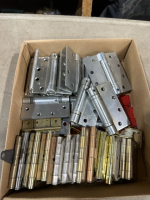 Box of hinges