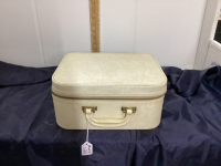 VINTAGE MAKEUP BAG W/ COSTUME JEWELLRY