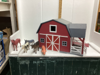 WOOD & PLASTIC TOY BARN & SOME PLASTIC ANIMALS