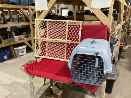 PET KENNEL AND PET GATE