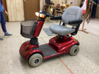 "CELEBRITY" MOBILITY SCOOTER - NEEDS BATTERY