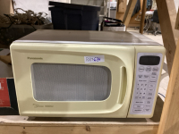 PANASONIC GENIUS MICROWAVE