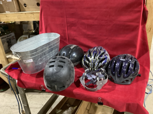 METAL TUB WITH HELMETS