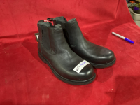 DENVER HAYES BLACK TARANTULA ANTI SLIP BOOT/SHOES