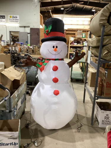 INFLATABLE SNOW MAN