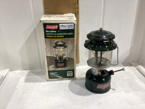 COLEMAN GAS LANTERN W/ SPARE MANTLES