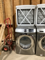 SAMSUNG DRYER - MULTIPLE SETTING W/WHITE PEDESTAL