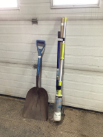 BUNDLE W/SPADE, MOP, BROOM HANDLE AND SCOOP SHOVEL