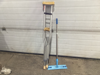 ALUMINUM CRUTCHES + DRY SWEEPER