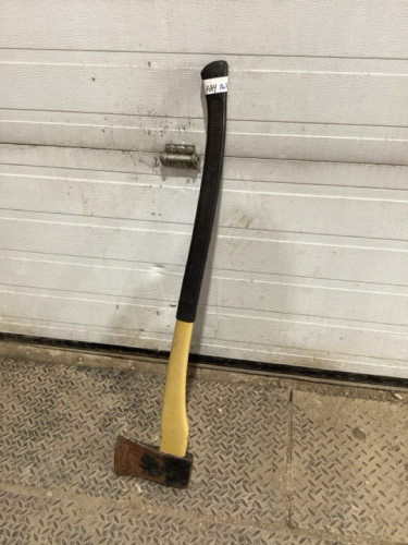 AX - FIBREGLASS HANDLE WITH RUBBER GRIP