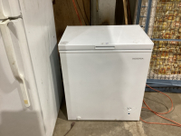 INSIGNIA SMALL CHEST FREEZER 29” W X 19.5”D