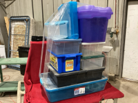 ASSORTMENT OF SMALL TOTES WITH LIDS