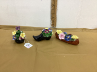 (3) COLLECTIBLE DENTON FLORAL ORNAMENTS