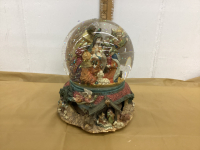 MUSICAL NATIVITY WATER GLOBE W/ REVOLVING INNER BASE