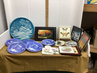 BOX W/ CERAMIC HOTPLATES, BLUE COLLECTOR DISHES, PLAQUES