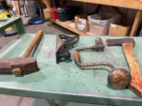 Flat of hand tools