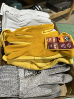 Flat of work gloves