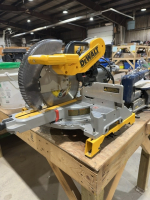 DeWalt sliding compound mitre saw