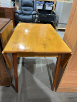 Drop leaf table