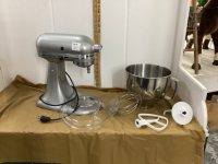 KITCHENAID ARTISAN MIXER WITH ATTACHMENTS