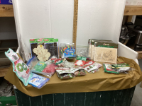 BOX OF CHRISTMAS CRAFTS - VARIETY