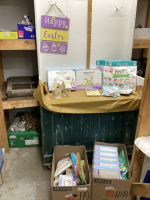BOX W/ EASTER DECORATIONS & CRAFT KITS