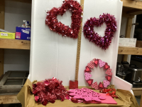 VALENTINE DECOR ITEMS
