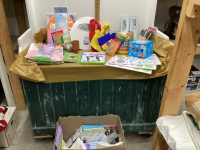 BOX W/ EASTER CRAFTS