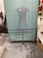 METAL DECORATIVE DRESS FORM