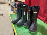 2 PAIR BAFFIN LINED RUBBER BOOTS + PAIR OF DUNLOP STEEL TOE BOOTS