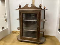 SMALL VINTAGE CURIO CABINET - COUNTER OR WALL MOUNT